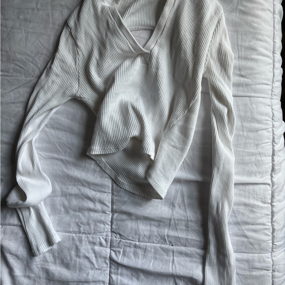 Full Tilt White V-Neck Ribbed Long Sleeve Top